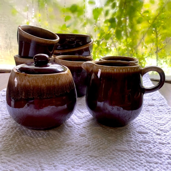 Vintage McCoy pottery set brown drip glaze design. - Picture 4 of 4